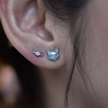 Load image into Gallery viewer, Cat Threadless End (Various Gemstone Eyes)