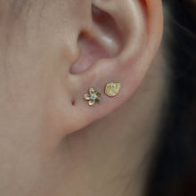 Load image into Gallery viewer, Gold Swarovski® Flower Threadless End