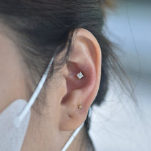 Load image into Gallery viewer, Princess Cut Prong Set Gem Threadless End