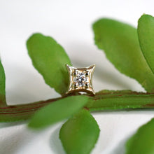 Load image into Gallery viewer, Zara Threadless End (Various Faceted Gems)