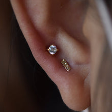 Load image into Gallery viewer, Swarovski® Crystal Prong Threadless End