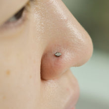 Load image into Gallery viewer, Marquise Cut Prong Gem Threadless End