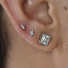 Load image into Gallery viewer, Diamond Baguette Solitaire Prong Threadless End