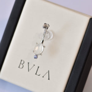Oval with Single Accent Navel Curve