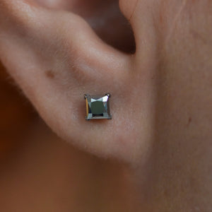 Princess Cut Prong Set Gem Threadless End