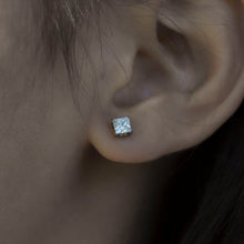 Load image into Gallery viewer, Princess Cut Prong Set Gem Threadless End
