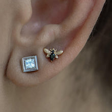 Load image into Gallery viewer, Bee Chic Black Spinel Threadless End