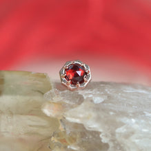 Load image into Gallery viewer, Orbis Crown Threadless End (Various Gems and Sizes)