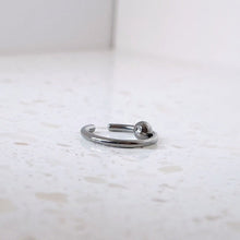 Load image into Gallery viewer, Finn Captive Bead Ring
